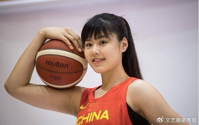 WNBA没打完,又签土耳其豪门,上缴广东队,李月汝薪酬剩多少?