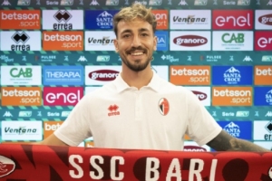 开云官网-官方：拉齐奥中场卡斯特罗维利回归巴里，签约至2026年