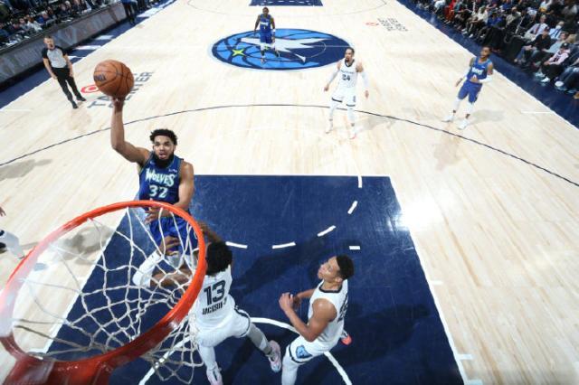 唐斯季后赛表现令人失望 森林狼进入爱德华兹时代